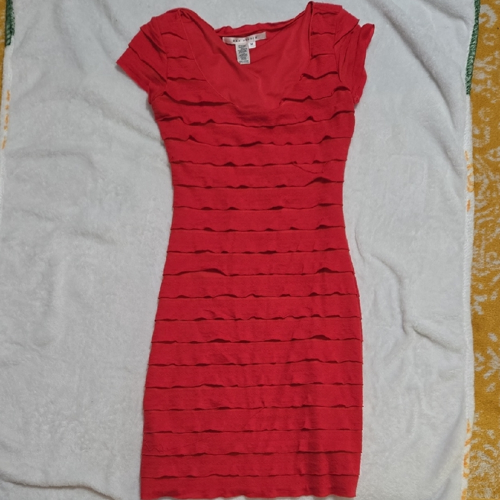 ✨4 Items For $20✨ Max Studio Red Textured Mini Dress